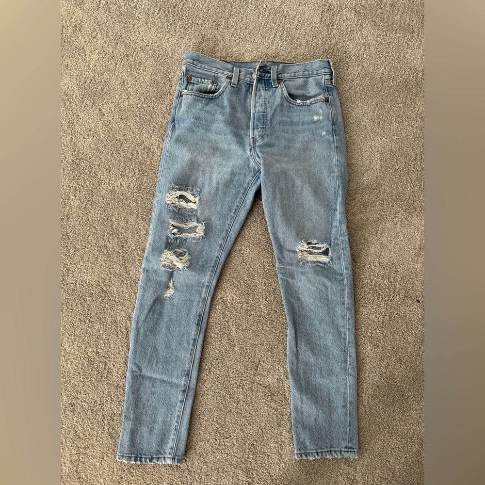 Levi 501 skinny distressed